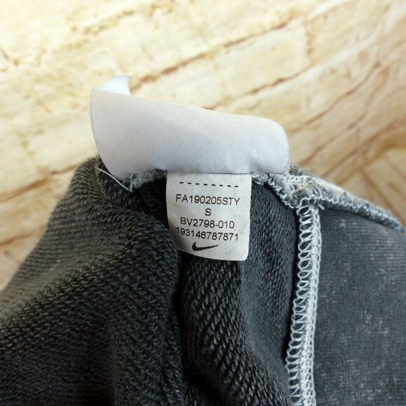 Nike Sweatshirt Women S Black Acid Wash Rebel Crew Relaxed Boxy Logo Patch Sport - Picture 10 of 13